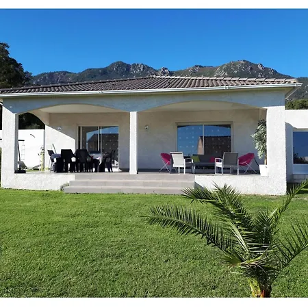 En Corse Sur La Cote Est Santa-Maria-Poggio (Corsica)