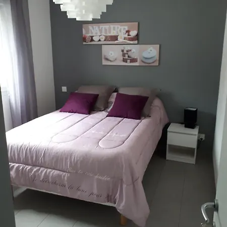 Vila En Corse Sur La Cote Est *