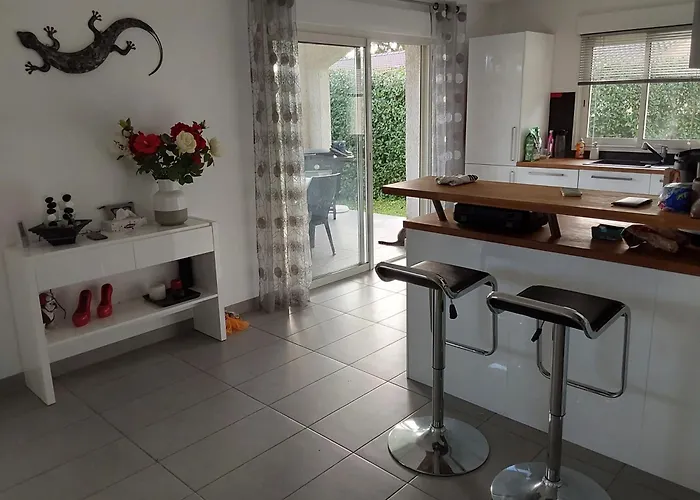 Vila En Corse Sur La Cote Est Santa-Maria-Poggio (Corsica)